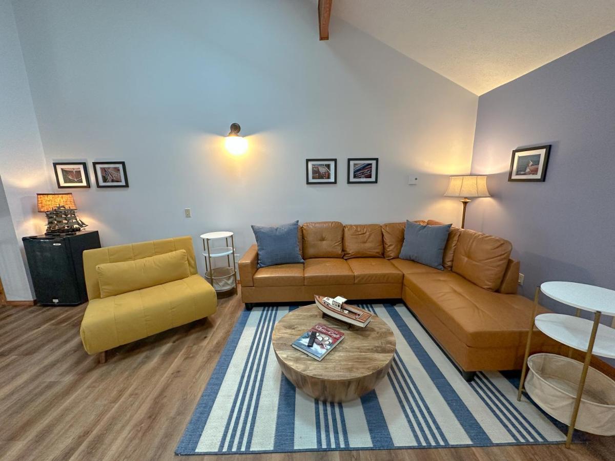 Fun Family Home Near Cedar Point サンダスキー エクステリア 写真